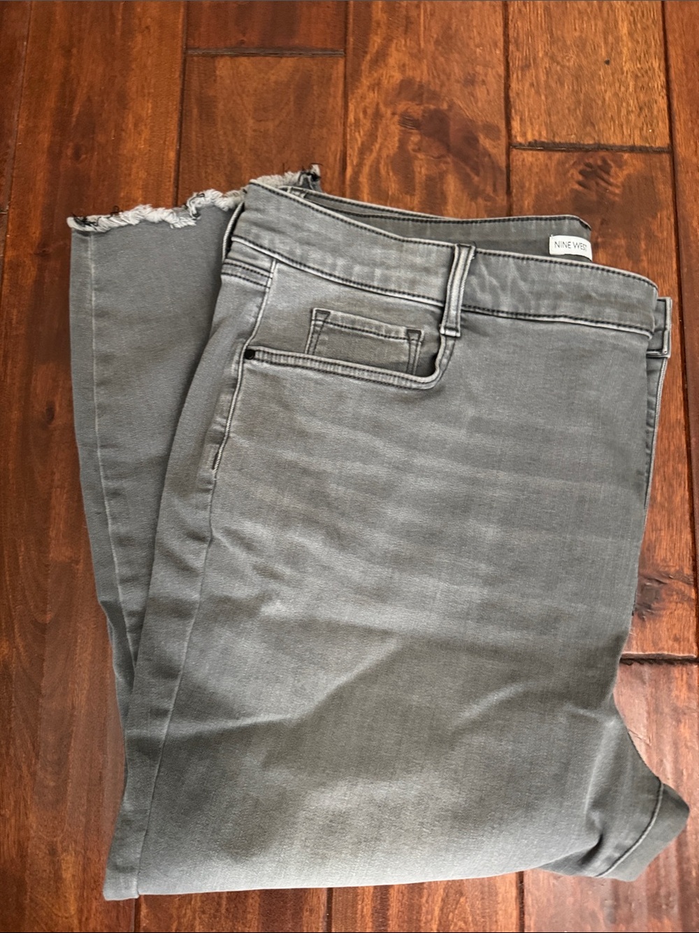 Nine West Women's Grey Cropped Straight Jeans with Raw Hem
